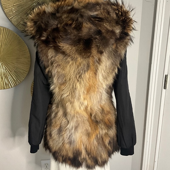 **Stunning Real Raccoon Fur Coat** - Picture 5 of 8